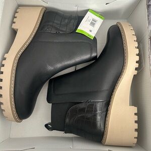 Dolce Vita Rancher Chelsea Boot size 7